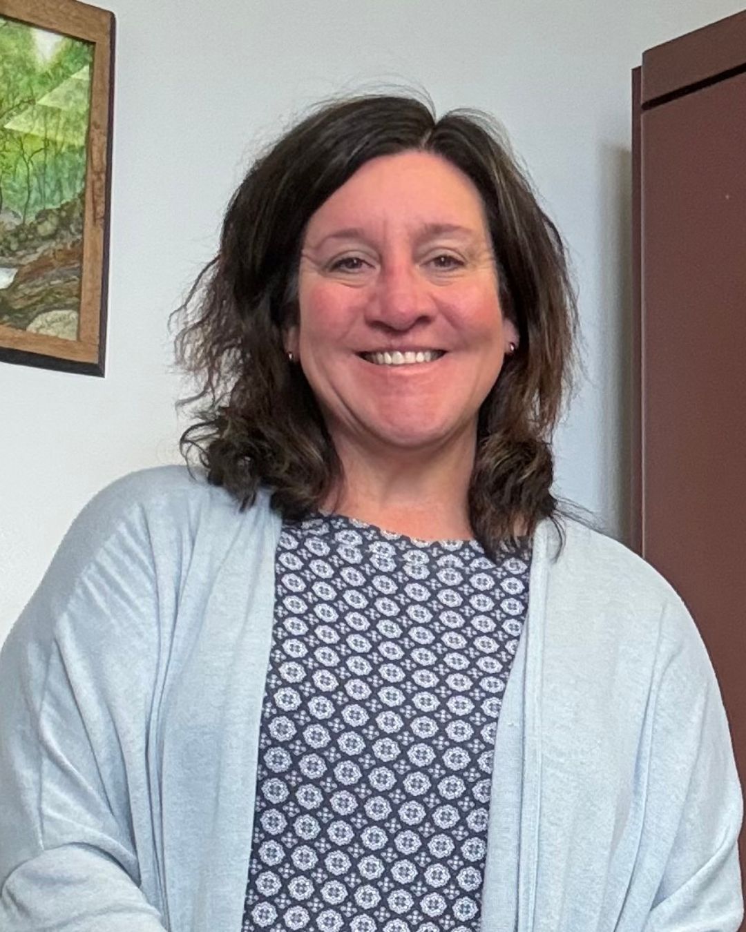 Say hello to one of our board members, Lynn Knight! 
Lynn is currently the HR/Risk Manager for the City of Coralville, previously spent 16 years at the Iowa Medical and Classification Center, and is involved in the Board Leadership Program.
She enjoys connecting with members at Coffee and Connections, saying the supportive, nonjudgmental environment makes those moments meaningful. Trivia Night is also a favorite for its fun, relaxed atmosphere.
“I was always inspired by reentry success stories and wanted to find a meaningful way to contribute,” she said.
We’re so grateful to have Lynn on the Inside Out team 💛